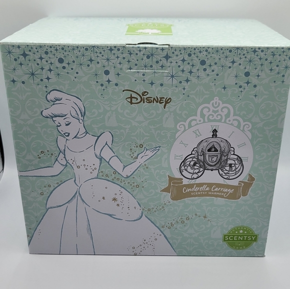 New Scentsy Cinderella’s Carriage Warmer - Picture 3 of 10
